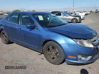 2010 Ford Fusion SE z VIN 3FAHP0HA1AR138892, wystawiony jako Copart lot #59781125 z przebiegiem 157 900 mil mil oraz Szkoda całkowita • Salvage title. Historia ofert i sprzedaży dostępna na DreamBid. Obrazek 13.