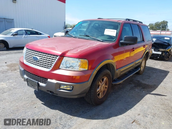 2005 Ford Expedition Special Service with VIN 1FMFU16575LA44568, listed as a IAAI auction lot 42056038 with 83,586 mi miles. Bid and sale history available at carsss.com. Image 17.