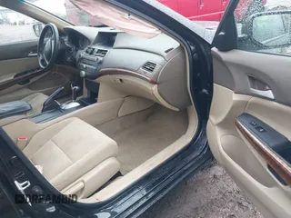 2009 Honda Accord EX z VIN 1HGCP36719A003545, wystawiony jako IAAI lot #41108835 z przebiegiem 226 944 mil mil oraz . Historia ofert i sprzedaży dostępna na DreamBid. Obrazek 5.