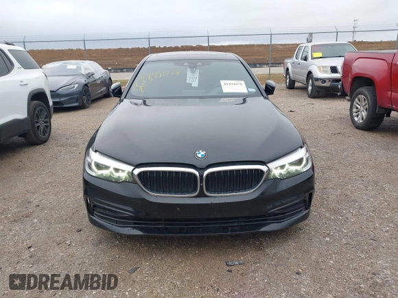 2019 BMW 5 Series 530i z VIN WBAJA5C52KWW06869, wystawiony jako IAAI lot #41494078 z przebiegiem 71 415 mil mil oraz . Historia ofert i sprzedaży dostępna na DreamBid. Obrazek 12.
