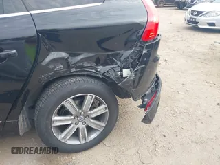 2017 Volvo XC60 Inscription with VIN YV440MDU8H2039258, listed as a IAAI auction lot 41748463 with 70,643 mi miles. Bid and sale history available at carsss.com. Image 6.
