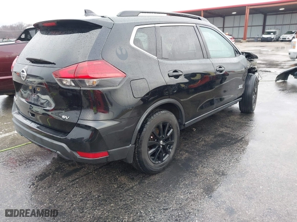 2017 Nissan Rogue SL with VIN 5N1AT2MT5HC770373, listed as a IAAI auction lot 41141381 with 117,950 mi miles. Bid and sale history available at carsss.com. Image 4.