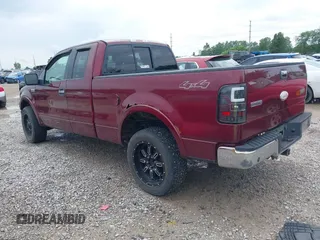 2006 Ford F-150 XLT z VIN 1FTPX14566FA55886, wystawiony jako IAAI lot #42636382 z przebiegiem 197 702 mil mil oraz . Historia ofert i sprzedaży dostępna na DreamBid. Obrazek 3.