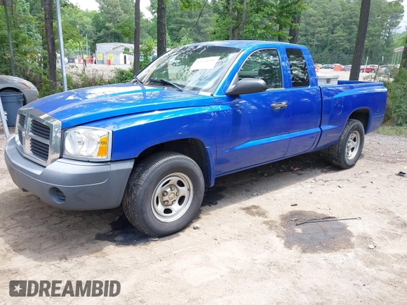 2007 Dodge Dakota ST z VIN 1D7HE22K07S250681, wystawiony jako IAAI lot #42451235 z przebiegiem 263 617 mil mil oraz . Historia ofert i sprzedaży dostępna na DreamBid. Obrazek 2.