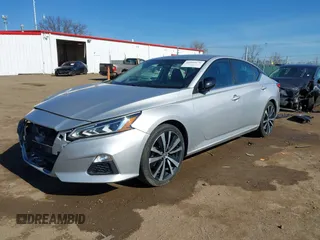 2020 Nissan Altima 2.5 SR with VIN 1N4BL4CV9LC234550, listed as a IAAI auction lot 41895070 with 58,707 mi miles. Bid and sale history available at carsss.com. Image 2.
