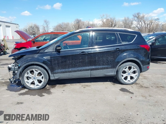 2019 Ford Escape Titanium с VIN 1FMCU9J99KUC44157, выставлен на аукционе IAAI как лот 41741733 с пробегом 75 697 миль миль и . История ставок и продаж доступна на DreamBid. Изображение 15.
