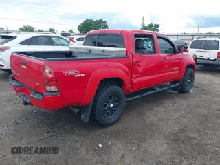 2006 Toyota Tacoma z VIN 3TMLU42N76M006045, wystawiony jako IAAI lot #42225263 z przebiegiem 161 068 mil mil oraz . Historia ofert i sprzedaży dostępna na DreamBid. Obrazek 4.