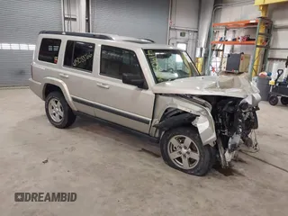 2008 Jeep Commander Sport z VIN 1J8HG48K58C218806, wystawiony jako IAAI lot #41908866 z przebiegiem 188 021 mil mil oraz . Historia ofert i sprzedaży dostępna na DreamBid. Obrazek 1.