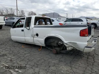 2001 GMC Sonoma SLS with VIN 1GTDT19W31K135789, listed as a Copart auction lot 44616805 with Not Provided miles and Salvage Title. Bid and sale history available at DreamBid. Image 2.