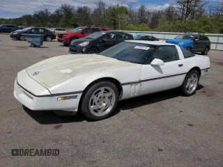 1990 Chevrolet Corvette z VIN 1G1YY2382L5115420, wystawiony jako Copart lot #57966615 z przebiegiem Nie podano mil oraz Tytuł czysty. Historia ofert i sprzedaży dostępna na DreamBid. Obrazek 1.