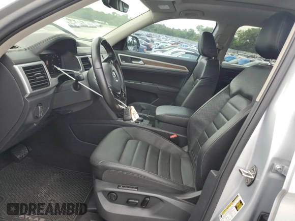 2018 Volkswagen Atlas SEL Premium with VIN 1V2NR2CAXJC589357, listed as a Copart auction lot 56536175 with 69,543 mi miles and Salvage title. Bid and sale history available at DreamBid. Image 7.