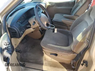 1998 Plymouth Voyager SE z VIN 1P4GP44G4WB522499, wystawiony jako Copart lot #73675104 z przebiegiem 167 141 mil mil oraz Szkody całkowita. Historia ofert i sprzedaży dostępna na DreamBid. Obrazek 7.