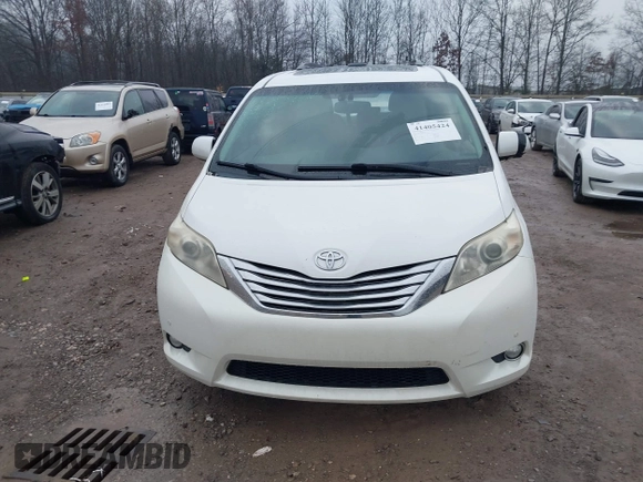 2011 Toyota Sienna XLE with VIN 5TDDK3DC8BS010051, listed as a IAAI auction lot 41405424 with 293,348 mi miles. Bid and sale history available at carsss.com. Image 12.