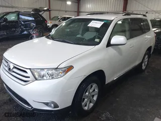2012 Toyota Highlander with VIN 5TDBK3EH2CS132052, listed as a IAAI auction lot 41986524 with 96,446 mi miles. Bid and sale history available at carsss.com. Image 17.