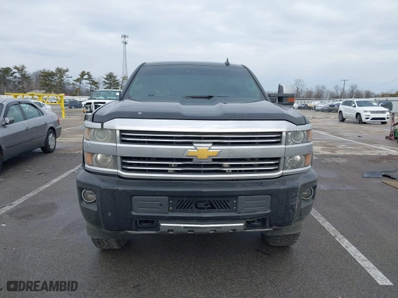 2015 Chevrolet Silverado 2500HD Built After Aug 14 High Country with VIN 1GC1KXE84FF536963, listed as a IAAI auction lot 41439878 with 191,471 mi miles. Bid and sale history available at carsss.com. Image 12.