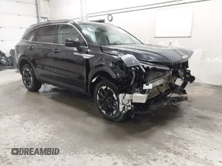 2024 Kia Sorento S z VIN 5XYRLDJC9RG261052, wystawiony jako IAAI lot #42282236 z przebiegiem 23 620 mil mil oraz . Historia ofert i sprzedaży dostępna na DreamBid. Obrazek 1.