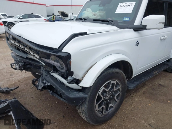 2024 Ford Bronco Outer Banks with VIN 1FMDE8BH4RLA69172, listed as a IAAI auction lot 41526087 with 24,467 mi miles. Bid and sale history available at carsss.com. Image 6.