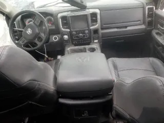 2015 Ram 1500 Sport z VIN 1C6RR7UT7FS771425, wystawiony jako Copart lot #43384025 z przebiegiem 134 518 mil mil oraz Szkoda całkowita • Salvage title. Historia ofert i sprzedaży dostępna na DreamBid. Obrazek 8.
