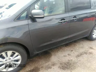 2017 Kia Sedona LX with VIN KNDMB5C18H6218659, listed as a IAAI auction lot 42135552 with 157,263 mi miles. Bid and sale history available at carsss.com. Image 6.