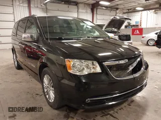 2015 Chrysler Town & Country Touring L z VIN 2C4RC1CG9FR728864, wystawiony jako IAAI lot #42211260 z przebiegiem 150 345 mil mil oraz . Historia ofert i sprzedaży dostępna na DreamBid. Obrazek 1.
