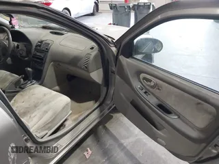 2000 Nissan Maxima GXE z VIN JN1CA31D0YT752131, wystawiony jako IAAI lot #42195984 z przebiegiem 249 040 mil mil oraz . Historia ofert i sprzedaży dostępna na DreamBid. Obrazek 5.