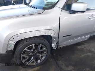 2017 Jeep Renegade Altitude с VIN ZACCJABB8HPG49128, выставлен на аукционе IAAI как лот 42666346 с пробегом 130 769 миль миль и . История ставок и продаж доступна на DreamBid. Изображение 6.