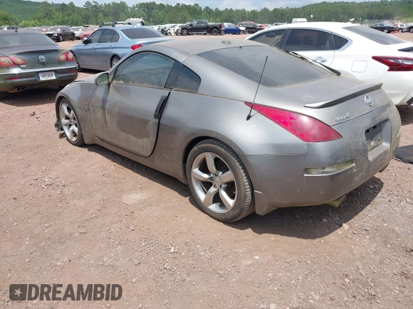 2008 Nissan 350Z Nismo z VIN JN1BZ34E88M753028, wystawiony jako IAAI lot #42410654 z przebiegiem 122 854 mil mil oraz . Historia ofert i sprzedaży dostępna na DreamBid. Obrazek 3.
