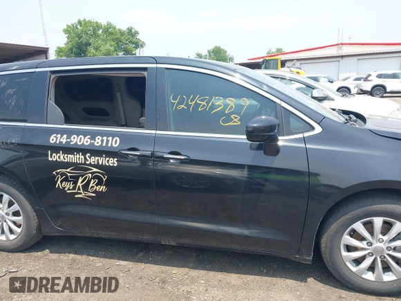 2018 Chrysler Pacifica Touring Plus with VIN 2C4RC1FGXJR339316, listed as a IAAI auction lot 42481389 with 113,718 mi miles and . Bid and sale history available at DreamBid. Image 13.