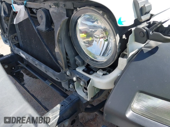 2020 Jeep Wrangler Unlimited Sport with VIN 1C4HJXDG0LW174393, listed as a IAAI auction lot 41575040 with 68,418 mi miles and . Bid and sale history available at DreamBid. Image 19.