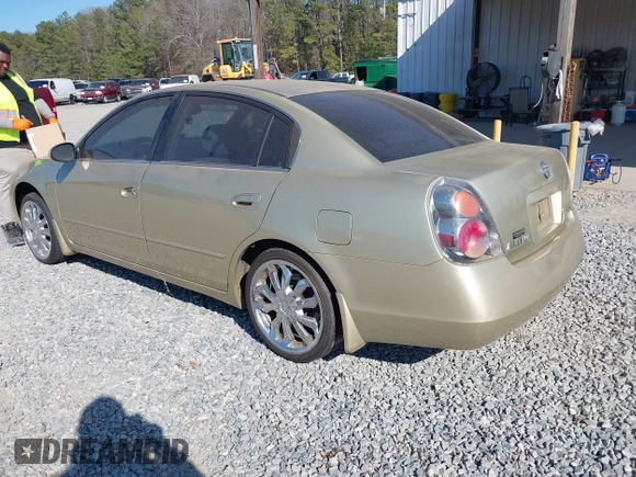 2002 Nissan Altima S with VIN 1N4AL11D92C287784, listed as a IAAI auction lot 41671404 with 131,942 mi miles. Bid and sale history available at carsss.com. Image 3.