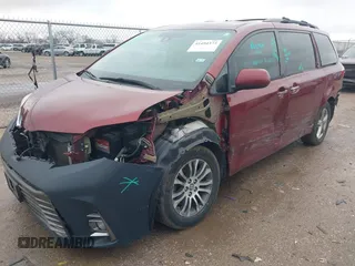2019 Toyota Sienna XLE Auto Access Seat with VIN 5TDYZ3DC5KS971445, listed as a IAAI auction lot 41494373 with 147,578 mi miles. Bid and sale history available at carsss.com. Image 6.
