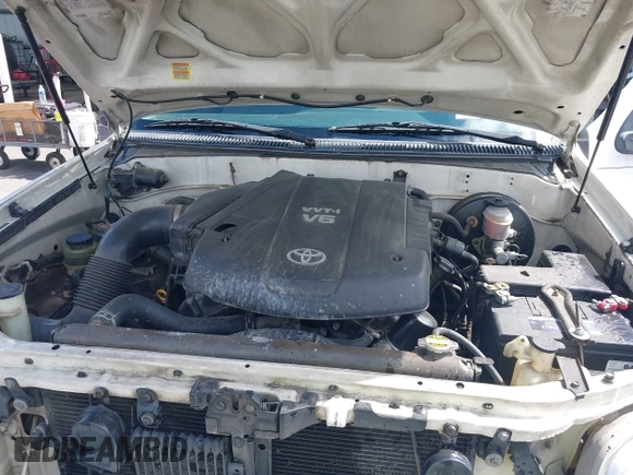2006 Toyota Tundra SR5 with VIN 5TBRU34106S464095, listed as a IAAI auction lot 42004981 with 362,683 mi miles. Bid and sale history available at carsss.com. Image 10.