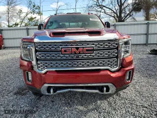 2022 GMC Sierra 3500HD Denali with VIN 1GT49WEY2NF137602, listed as a Copart auction lot 46927635 with 20,038 mi miles and Salvage Title. Bid and sale history available at carsss.com. Image 5.