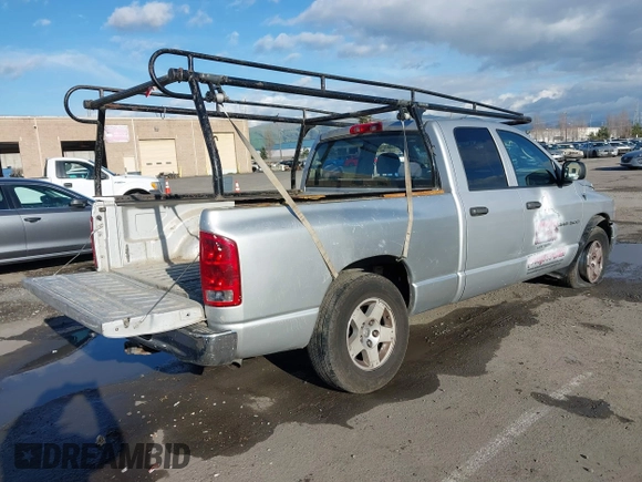 2005 Dodge 1500 SLT with VIN 1D7HA18N55S159541, listed as a IAAI auction lot 41751410 with 178,399 mi miles. Bid and sale history available at carsss.com. Image 4.