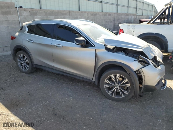 2017 Infiniti QX30 Premium with VIN SJKCH5CR7HA031553, listed as a Copart auction lot 45339875 with 89,903 mi miles and Salvage Title. Bid and sale history available at carsss.com. Image 4.
