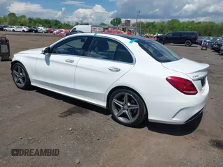 2016 Mercedes-Benz C 300 Luxury z VIN 55SWF4KB8GU155114, wystawiony jako IAAI lot #42186742 z przebiegiem 53 668 mil mil oraz . Historia ofert i sprzedaży dostępna na DreamBid. Obrazek 3.
