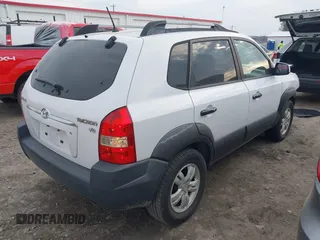 2006 Hyundai Tucson GLS with VIN KM8JN12D66U320996, listed as a IAAI auction lot 41684092 with 227,145 mi miles. Bid and sale history available at carsss.com. Image 4.