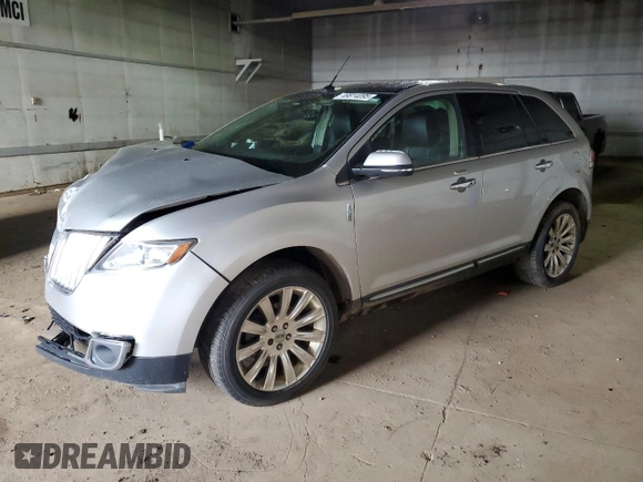 2014 Lincoln MKX z VIN 2LMDJ8JKXEBL01894, wystawiony jako Copart lot #49814095 z przebiegiem 172 949 mil mil oraz Szkoda całkowita • Salvage title. Historia ofert i sprzedaży dostępna na DreamBid. Obrazek 1.