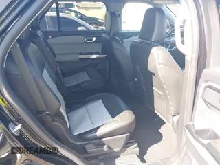 2022 Ford Explorer XLT z VIN 1FMSK8DH1NGA61725, wystawiony jako IAAI lot #41963544 z przebiegiem 12 213 mil mil oraz . Historia ofert i sprzedaży dostępna na DreamBid. Obrazek 8.
