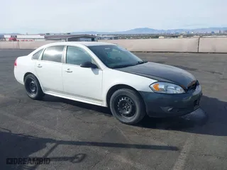 2012 Chevrolet Impala Police Police with VIN 2G1WD5E38C1288463, listed as a IAAI auction lot 41254050 with 195,512 mi miles. Bid and sale history available at carsss.com. Image 1.