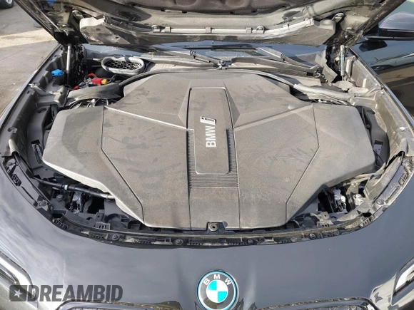 2023 BMW i7 xDrive60 z VIN WBY53EJ08PCN64169, wystawiony jako IAAI lot #40994066 z przebiegiem 6326 mil mil oraz . Historia ofert i sprzedaży dostępna na DreamBid. Obrazek 10.