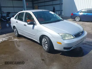 2007 Ford Focus S z VIN 1FAFP34N97W336434, wystawiony jako IAAI lot #42143375 z przebiegiem 195 378 mil mil oraz . Historia ofert i sprzedaży dostępna na DreamBid. Obrazek 1.