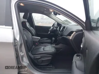 2017 Jeep Cherokee Limited with VIN 1C4PJLDB2HW517656, listed as a IAAI auction lot 41544650 with 143,309 mi miles. Bid and sale history available at carsss.com. Image 5.