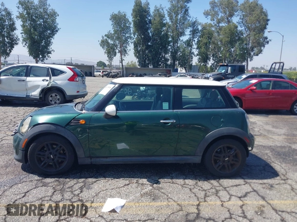 2013 MINI Hardtop with VIN WMWSU3C58DT545046, listed as a IAAI auction lot 42665896 with 60,973 mi miles and . Bid and sale history available at DreamBid. Image 14.