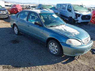 2000 Honda Civic VP with VIN 2HGEJ6618YH591760, listed as a IAAI auction lot 41328624 with 41,115 mi miles. Bid and sale history available at carsss.com. Image 1.
