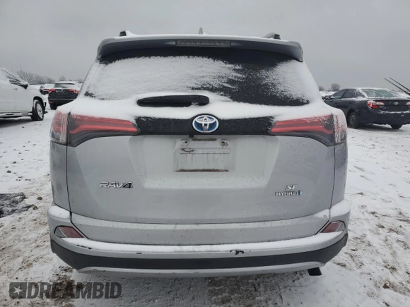 2017 Toyota RAV4 SE z VIN JTMJJREV2HD077614, wystawiony jako Copart lot #87924205 z przebiegiem 92 896 mil mil oraz Szkoda całkowita • Salvage title. Historia ofert i sprzedaży dostępna na DreamBid. Obrazek 6.