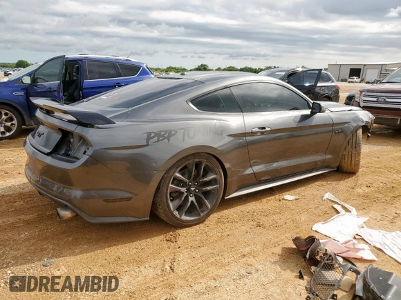 2015 Ford Mustang GT z VIN 1FA6P8CF9F5337305, wystawiony jako Copart lot #60925525 z przebiegiem 1 077 729 mil mil oraz Czysty tytuł • Clean title. Historia ofert i sprzedaży dostępna na DreamBid. Obrazek 3.
