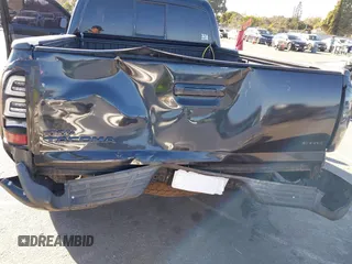 2007 Toyota Tacoma PreRunner with VIN 5TETU62NX7Z337556, listed as a IAAI auction lot 41664640 with 196,171 mi miles. Bid and sale history available at carsss.com. Image 6.