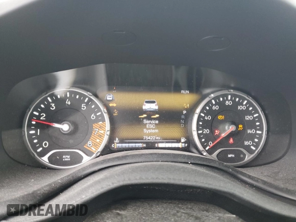 2023 Jeep Renegade Altitude z VIN ZACNJDE16PPP35515, wystawiony jako Copart lot #57641465 z przebiegiem 75 422 mil mil oraz Szkoda całkowita • Salvage title. Historia ofert i sprzedaży dostępna na DreamBid. Obrazek 9.