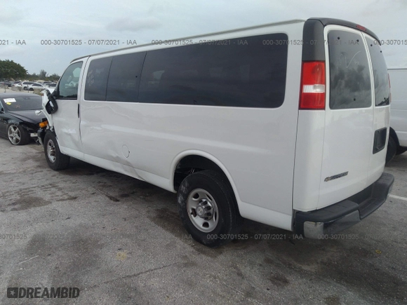 2019 Chevrolet Express Passenger LT with VIN 1GAZGPFG2K1247624, listed as a IAAI auction lot 30701525 with 22,150 mi miles. Bid and sale history available at carsss.com. Image 3.